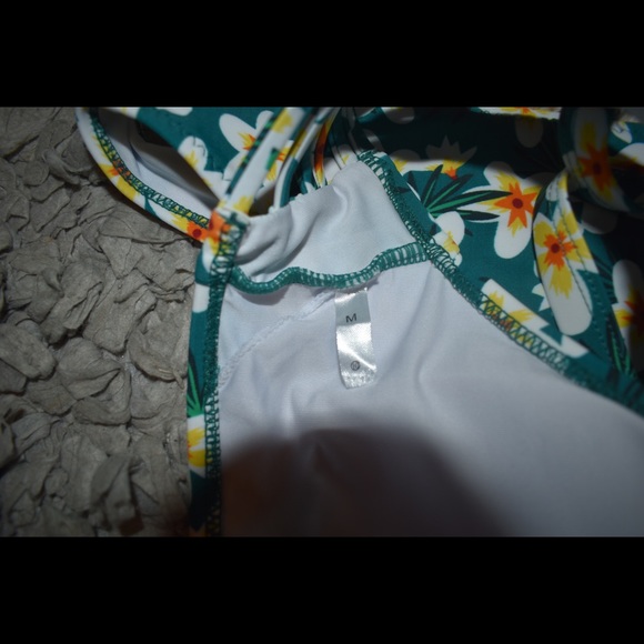 Women’s Bikini Swimsuit - Picture 4 of 5